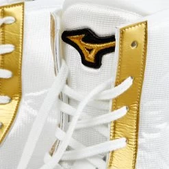 MIZUNO MID-CUT CUSTOM BOXING SHOES - WHITE GOLD -Boxing Discount Store mizuno0101gold112