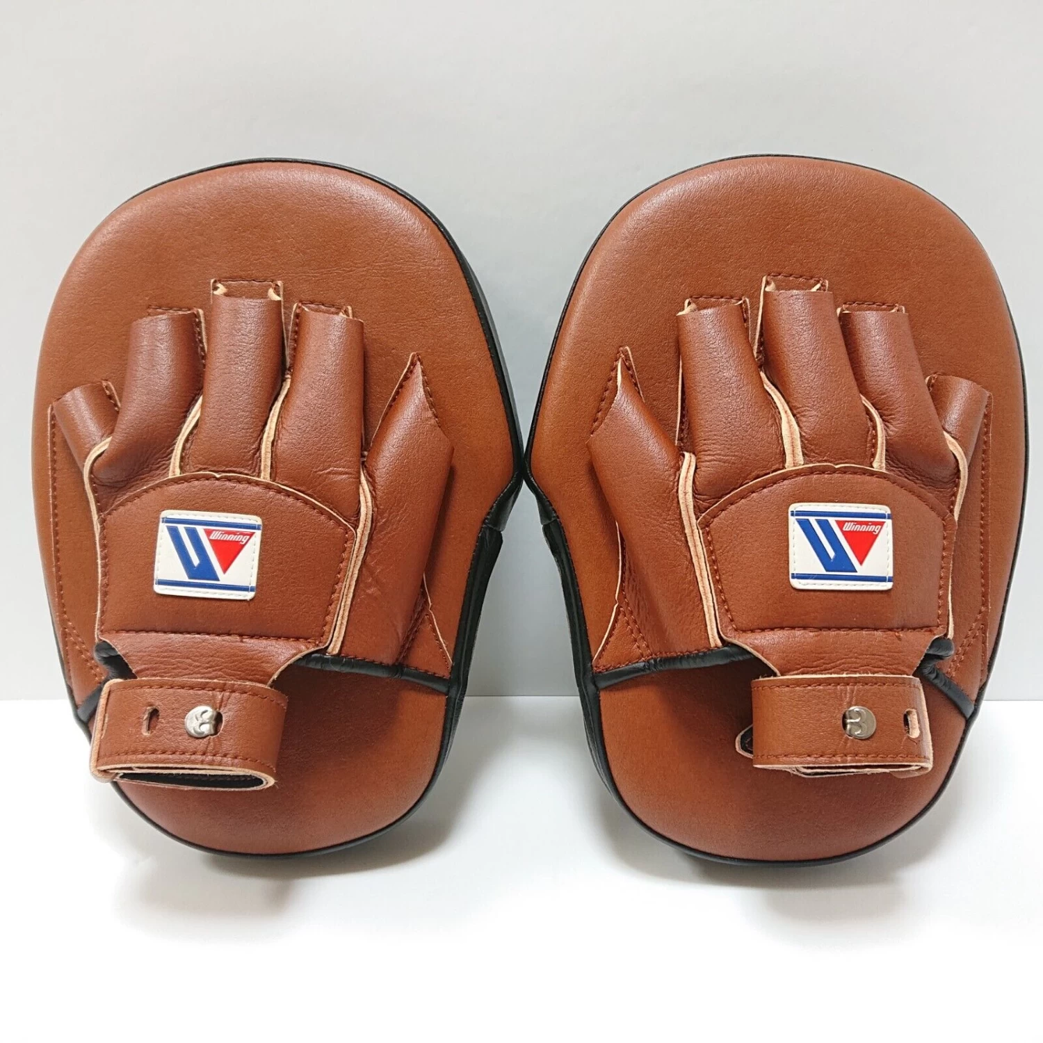 Winning Boxing CM-20 Punching Mitts 2 Winning Boxing CM-20 Punching Mitts - Image 2